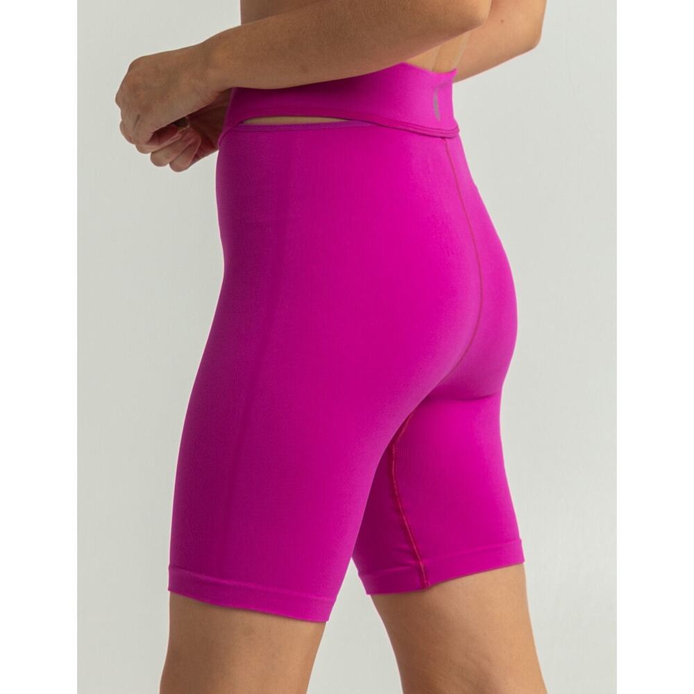 New FP Movement Witness the Fitness Magenta Bike Shorts Size M/L - Picture 2 of 6